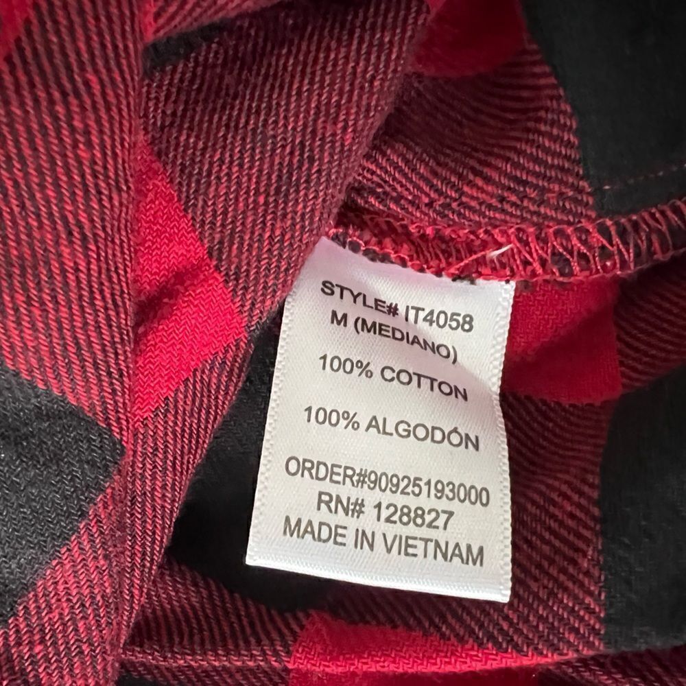 Redā&āBlackĀ plaidābuttonāup - Picture 5 of 5